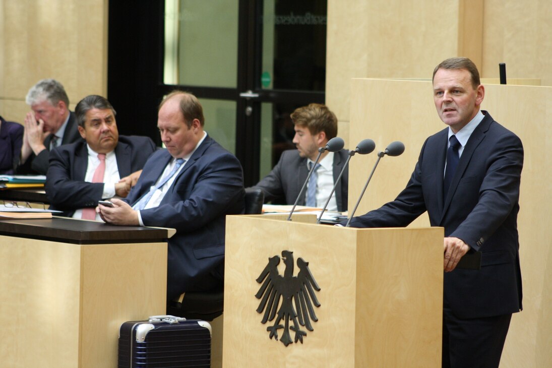 Staatsminister Jaeckel bei seiner Rede zum EEG 2016