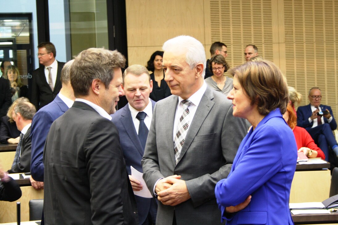 Minister Habeck, Ministerpräsident Tillich und Bundesratspräsidentin Dreyer im Interview
