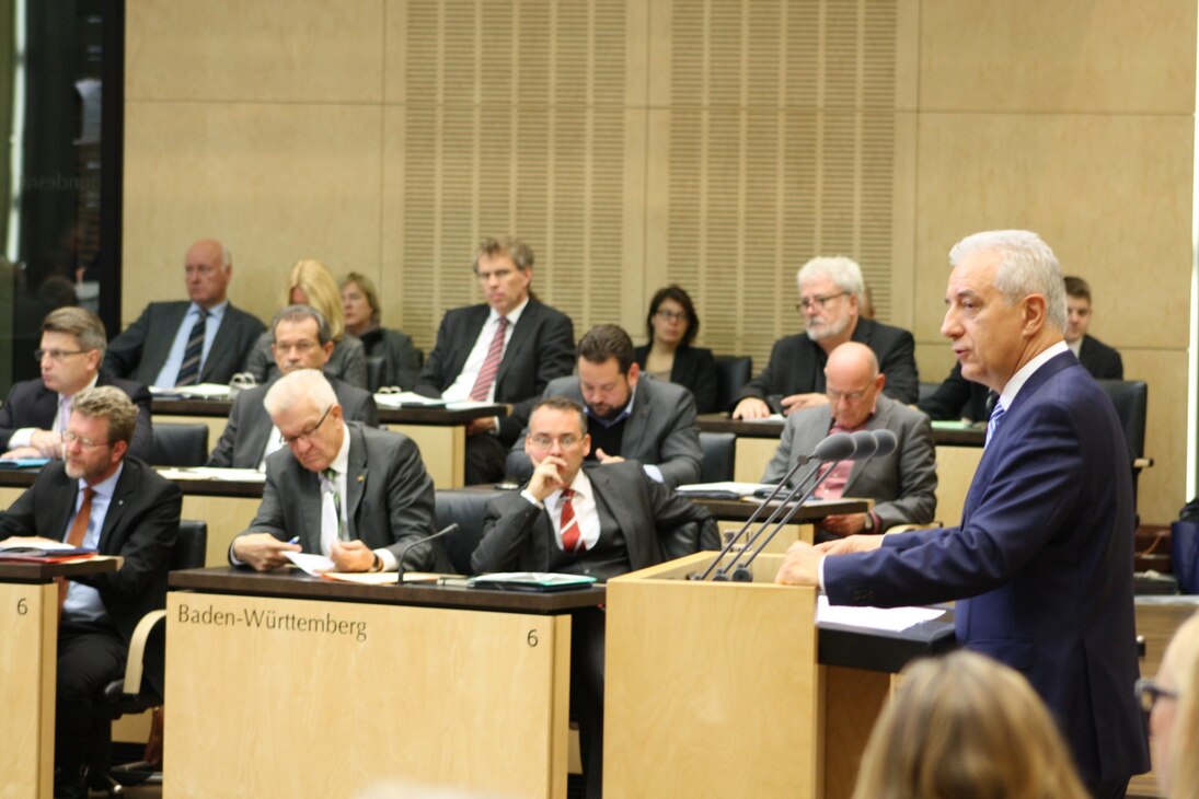 Ministerpräsident Stanislaw Tillich bei seiner Rede zum Asylpaket im Bundesrat