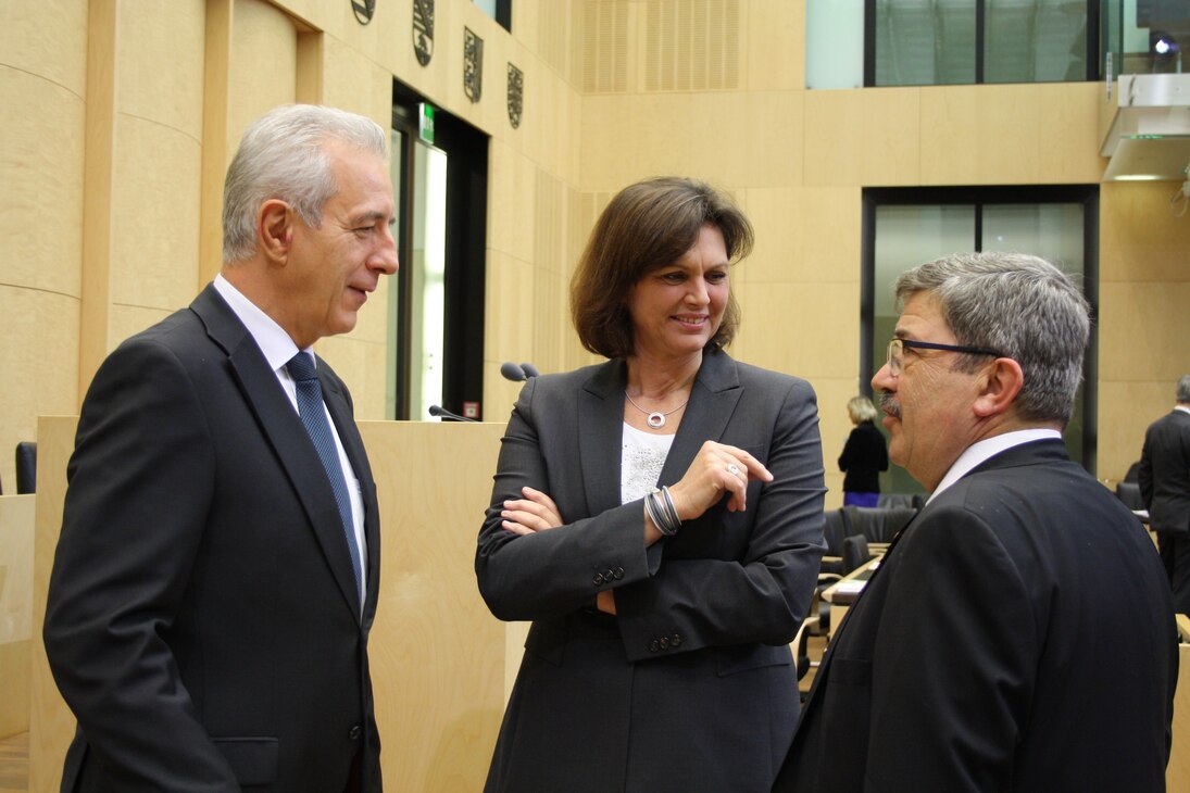 Bundesratspräsident Tillich (l.), Staatsministerin Aigner (M.) und Minister Caffier (r.)